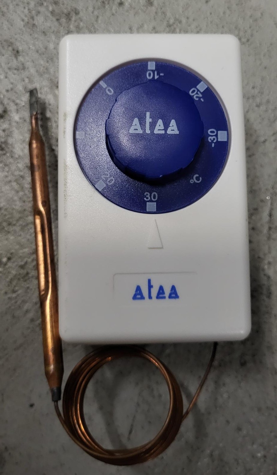 THERMOSTAT UNIVERSEL DE TYPE F2000 AVEC SONDE (- 35+35 °C)