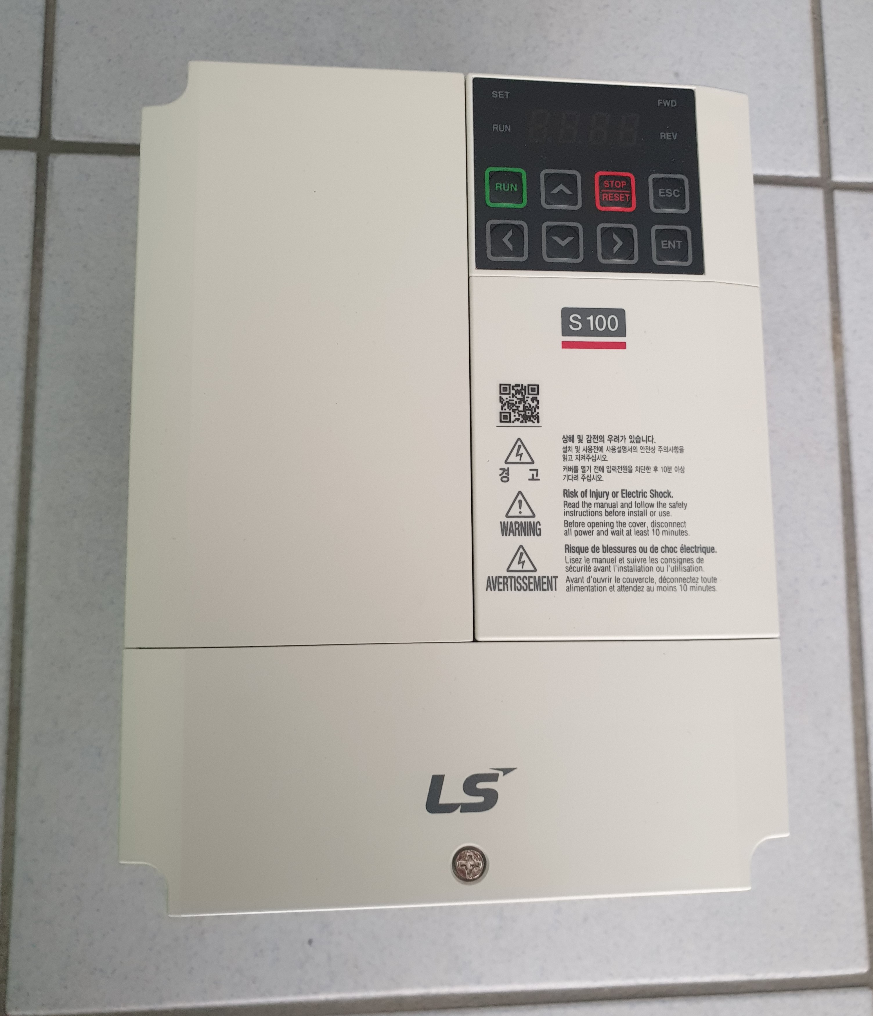   INVERTER LSIS 4 kW IP20 - LSLV0040S100-4EOFNM (OHNE ZUSÄTZLICHE ELEKTRISCHE KARTE I.SVS100EXT)