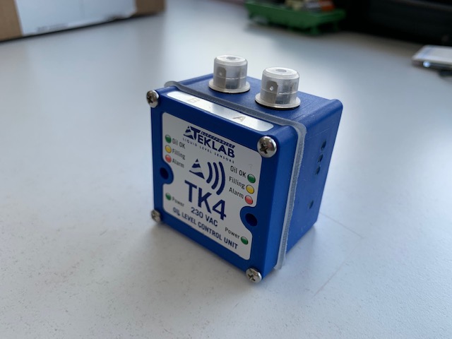 BLOCCO ELETTRONICO TEKLAB 1/2 TK4 24V - Conn. - EQUALIZZAZIONE LIVELLO OLIO 1/2" SPIA