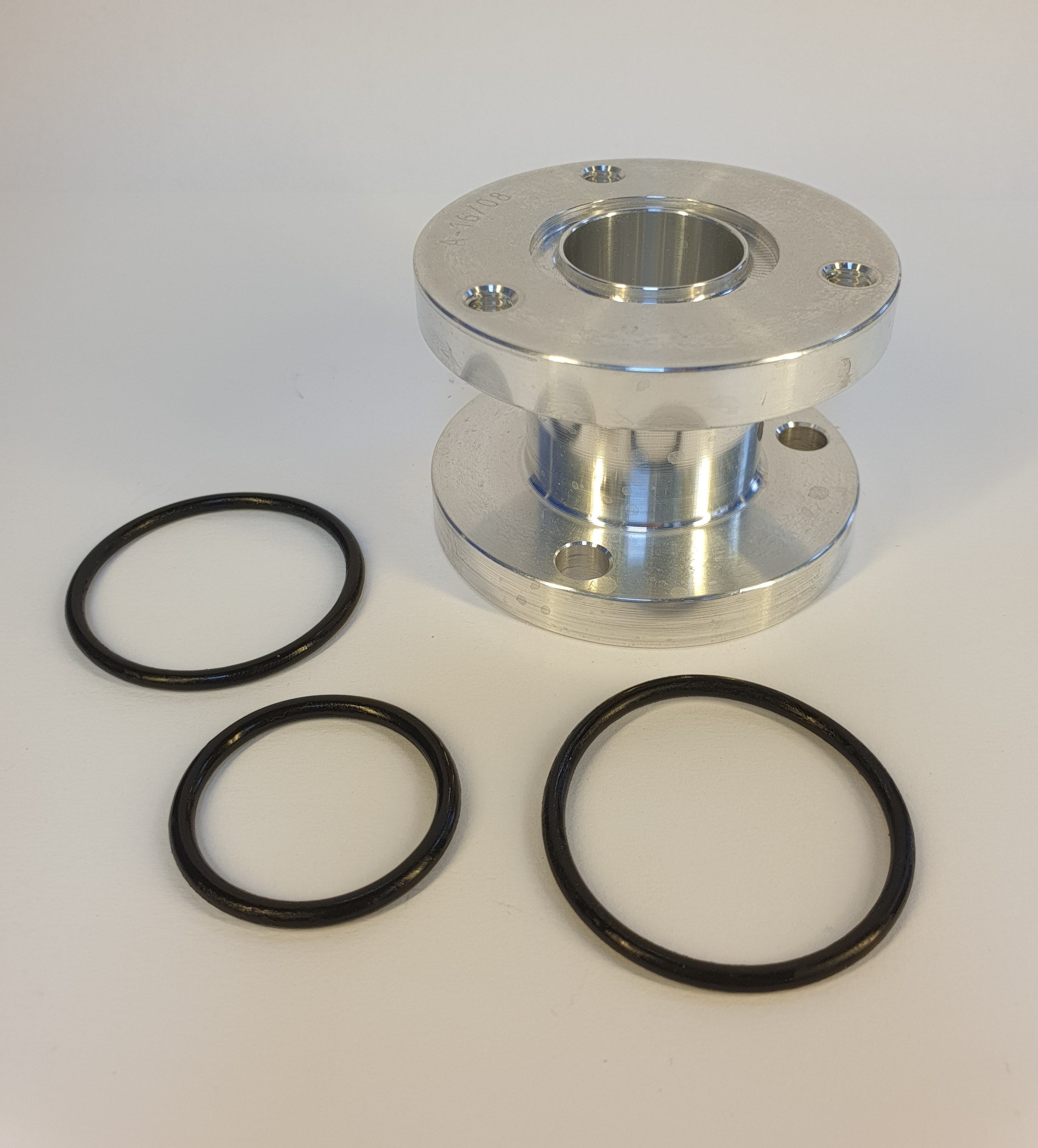 OM0-CCC ADATTATORE FLANGIATO A 3 FORI  