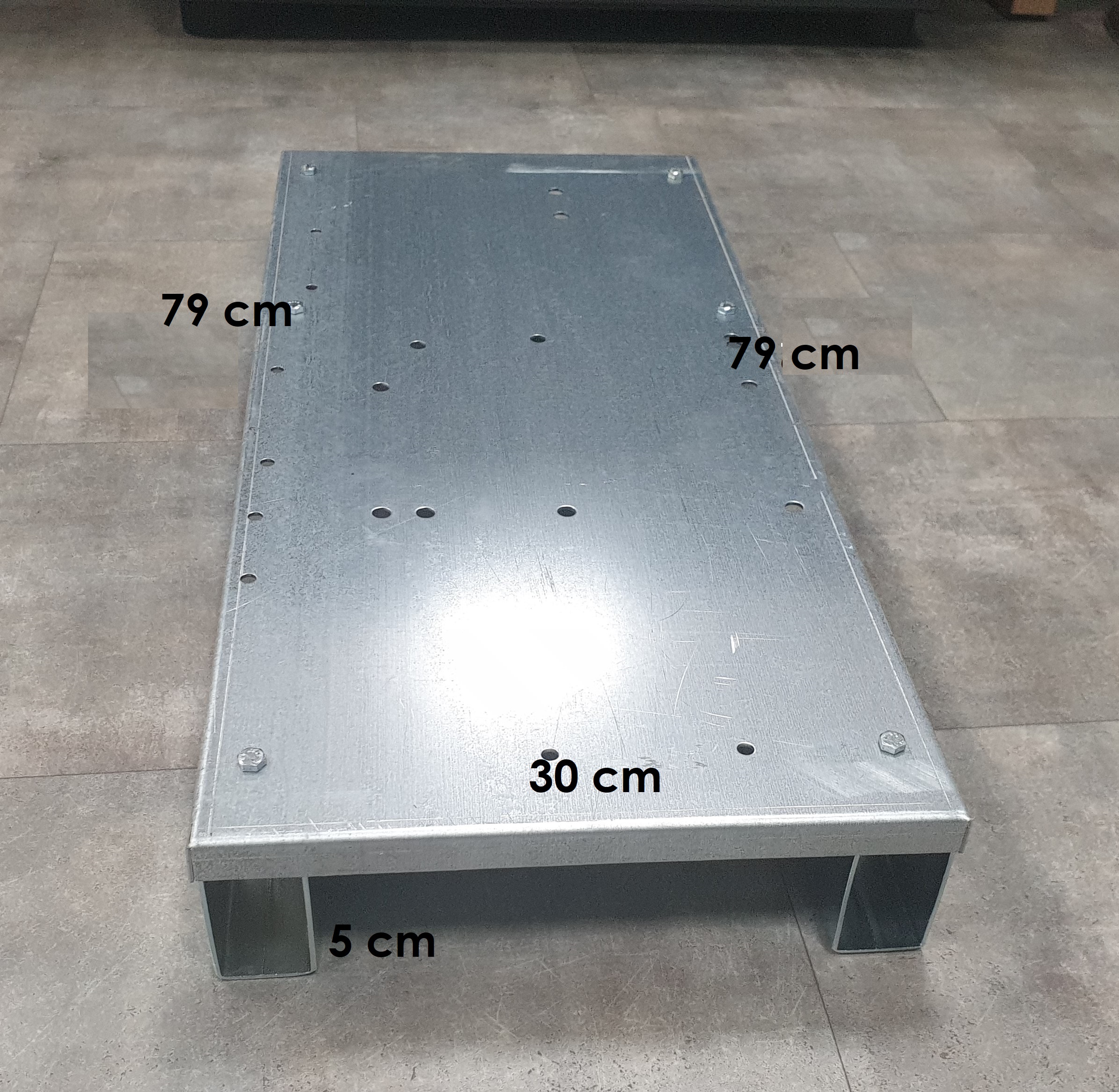 BASAMENTO LUNGO PERFORATO PER H1-H2 - 24 LITRI  PER COLLETTORI VERTICALI 